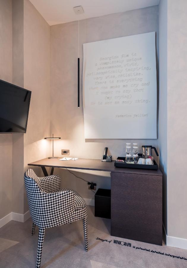 Monograph Freedom Square Hotel Тбилиси Екстериор снимка A room at the hotel
