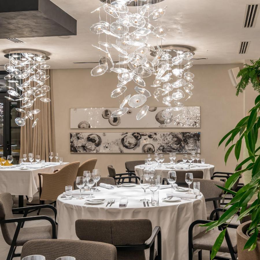 Monograph Freedom Square Hotel Тбилиси Екстериор снимка Restaurant "La Table d'Or"