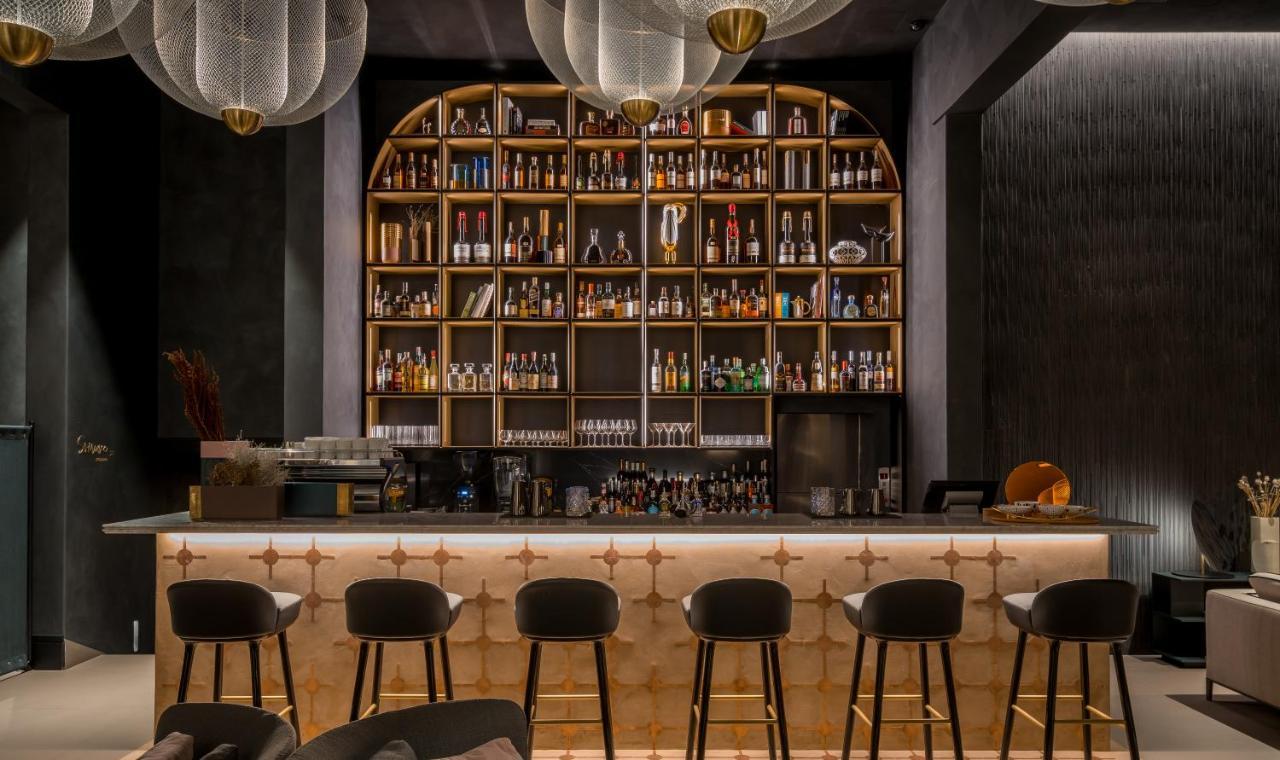 Monograph Freedom Square Hotel Тбилиси Екстериор снимка The bar at the restaurant
